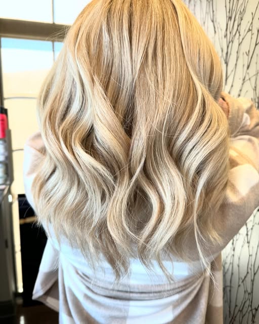 Golden Champagne Waves
